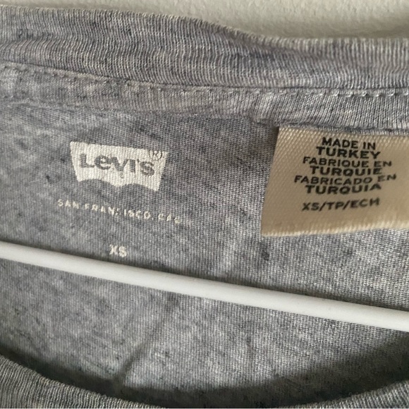 Levis Tee - Picture 7 of 7